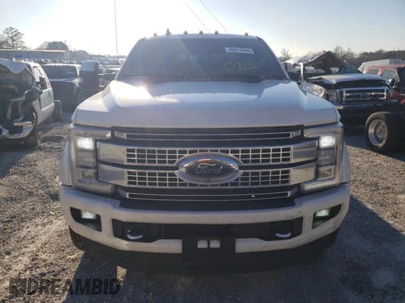 ✅ 2019 Ford F-450 XL • VIN: 1FT8W4DT0KEF64413 • Лот: 86074444. Опубликован ранее на Copart с пробегом 169 836 миль. Бесплатный доступ к архиву аукционных продаж из США и подробный отчёт об истории автомобиля на DreamBid. Изображение 5.