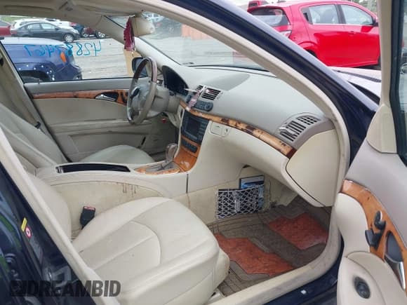 ✅ 2006 Mercedes-Benz E 350 • VIN: WDBUF56J96A957242 • Lot: 42887467. Wystawiony na IAAI z przebiegiem 189 830 mil. Bezpłatny archiwum sprzedaży aukcyjnych z USA i szczegółowy raport historii pojazdu na DreamBid. Zdjęcie 5.