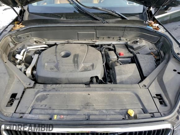 ✅ 2016 Volvo XC90 T6 Momentum • VIN: YV4A22PK0G1075655 • Lot: 95979195. Listed on Copart with 75,463 mi. Free auction sales archive from the USA and detailed vehicle history report at DreamBid. Image 12.