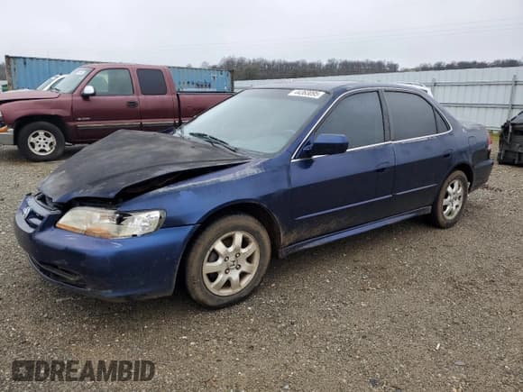 ✅ 2001 Honda Accord EX • VIN: JHMCG660X1C021777 • Lot: 44363095. Listed on Copart with 220,731 mi. Free auction sales archive from the USA and detailed vehicle history report at DreamBid. Image 1.