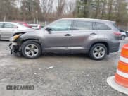 ✅ 2016 Toyota Highlander Limited • VIN: 5TDDKRFHXGS303050 • Lot: 43780063. Wystawiony na IAAI z przebiegiem 212 123 mil. Bezpłatny archiwum sprzedaży aukcyjnych z USA i szczegółowy raport historii pojazdu na DreamBid. Zdjęcie 14.