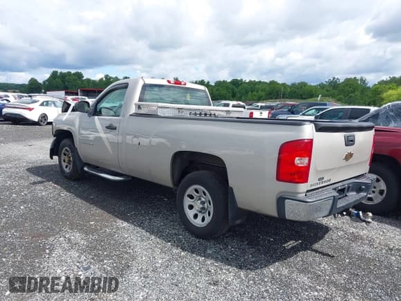 ✅ 2007 Chevrolet Silverado 1500 Work Truck • VIN: 1GCEC14C57E548063 • Лот: 42214003. Опубликован ранее на IAAI с пробегом 130 658 миль. Бесплатный доступ к архиву аукционных продаж из США и подробный отчёт об истории автомобиля на DreamBid. Изображение 3.