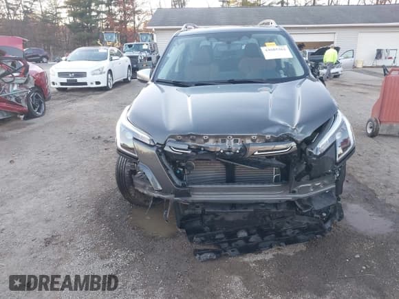 ✅ 2023 Subaru Forester Touring • VIN: JF2SKARC0PH472993 • Lot: 43685362. Wystawiony na IAAI z przebiegiem 20 043 mil. Bezpłatny archiwum sprzedaży aukcyjnych z USA i szczegółowy raport historii pojazdu na DreamBid. Zdjęcie 6.