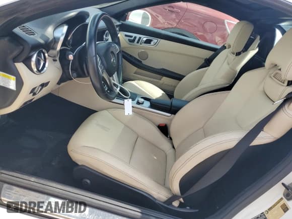 ✅ 2014 Mercedes-Benz SLK 250 • VIN: WDDPK4HA5EF077034 • Lot: 68910504. Wystawiony na Copart z przebiegiem 89 894 mil. Bezpłatny archiwum sprzedaży aukcyjnych z USA i szczegółowy raport historii pojazdu na DreamBid. Zdjęcie 7.