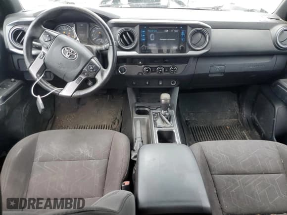 ✅ 2018 Toyota Tacoma TRD Sport • VIN: 5TFRZ5CN2JX062218 • Lot: 85746315. Wystawiony na Copart z przebiegiem 86 427 mil. Bezpłatny archiwum sprzedaży aukcyjnych z USA i szczegółowy raport historii pojazdu na DreamBid. Zdjęcie 8.