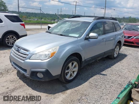 ✅ 2013 Subaru Outback Premium • VIN: 4S4BRBCC4D3290467 • Lot: 42510881. Listed on IAAI with 244,597 mi. Free auction sales archive from the USA and detailed vehicle history report at DreamBid. Image 2.