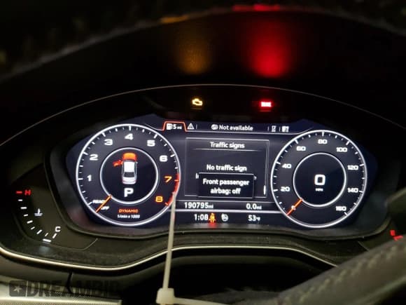 ✅ 2018 Audi A4 Prestige • VIN: WAUFNAF42JA131659 • Лот: 48222475. Опубликован ранее на Copart с пробегом 190 795 миль. Бесплатный доступ к архиву аукционных продаж из США и подробный отчёт об истории автомобиля на DreamBid. Изображение 9.