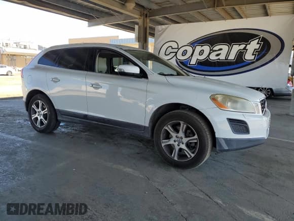 ✅ 2011 Volvo XC60 3.0T • VIN: YV4902DZXB2217815 • Lot: 68049965. Listed on Copart with 201,446 mi. Free auction sales archive from the USA and detailed vehicle history report at DreamBid. Image 4.
