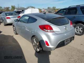 2013 Hyundai Veloster w/Black Int с VIN KMHTC6AD1DU096921, выставлен на аукционе IAAI как лот 43332519 с пробегом 30 553 миль миль и . История ставок и продаж доступна на DreamBid. Изображение 3.