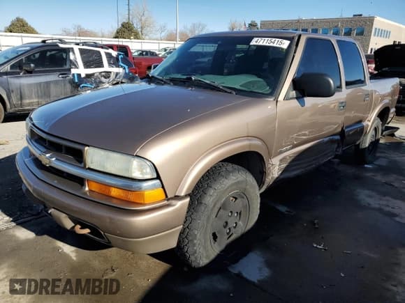 ✅ 2003 Chevrolet S-10 LS • VIN: 1GCDT13X43K136552 • Лот: 47115415. Опубликован ранее на Copart с пробегом 193 022 миль. Бесплатный доступ к архиву аукционных продаж из США и подробный отчёт об истории автомобиля на DreamBid. Изображение 1.