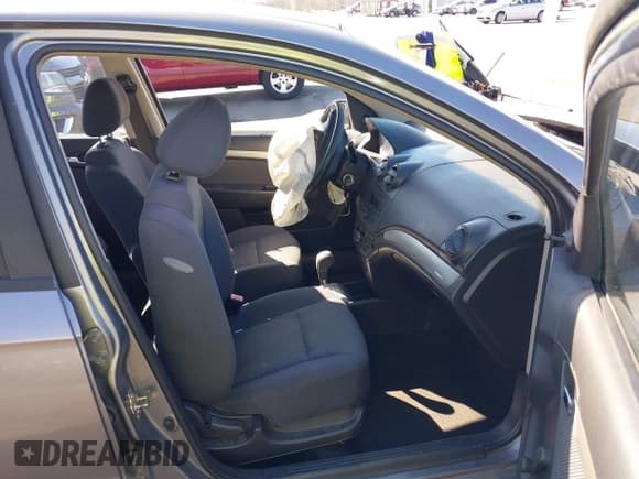 ✅ 2007 Chevrolet Aveo LS • VIN: KL1TD56607B086460 • Lot: 41673434. Wystawiony na IAAI z przebiegiem 86 648 mil. Bezpłatny archiwum sprzedaży aukcyjnych z USA i szczegółowy raport historii pojazdu na DreamBid. Zdjęcie 5.