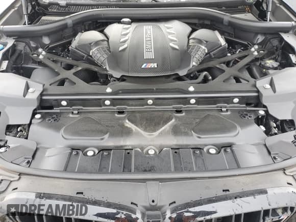 ✅ 2022 BMW X5 M • VIN: 5YMJU0C0XN9M56926 • Lot: 88771915. Wystawiony na Copart z przebiegiem 9 802 mil. Bezpłatny archiwum sprzedaży aukcyjnych z USA i szczegółowy raport historii pojazdu na DreamBid. Zdjęcie 12.