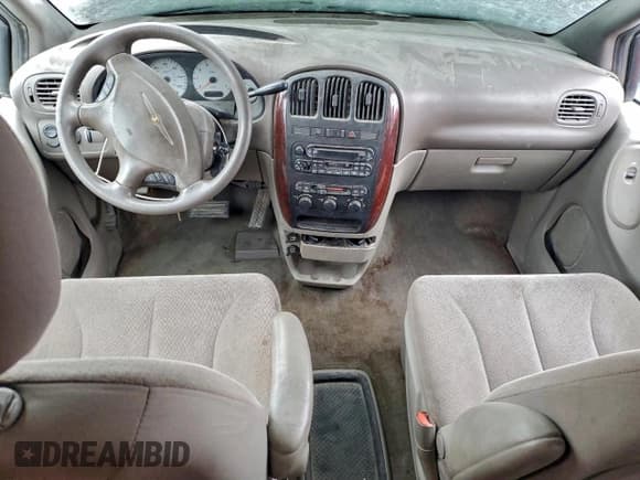 ✅ 2003 Chrysler Town & Country LX • VIN: 2C4GP44L63R157466 • Lot: 92995665. Listed on Copart with 272,597 mi. Free auction sales archive from the USA and detailed vehicle history report at DreamBid. Image 8.