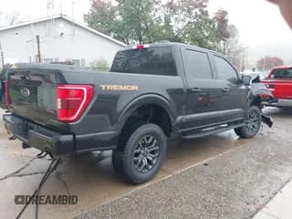 ✅ 2023 Ford F-150 XL • VIN: 1FTEW1E89PFC31768 • Lot: 43550349. Wystawiony na IAAI z przebiegiem 32 934 mil. Bezpłatny archiwum sprzedaży aukcyjnych z USA i szczegółowy raport historii pojazdu na DreamBid. Zdjęcie 4.