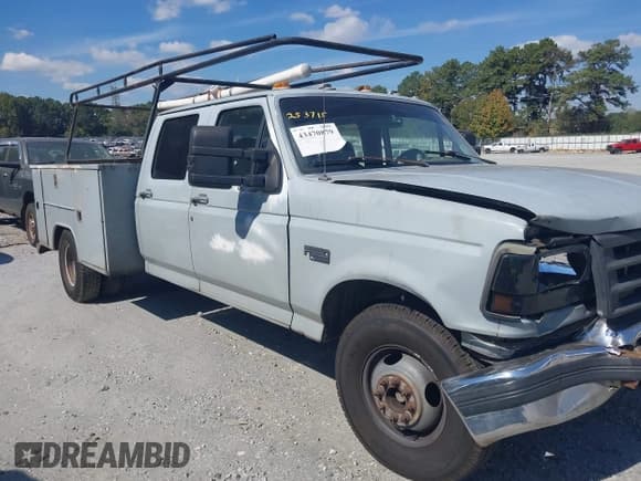 ✅ 1996 Ford F-350 • VIN: 1FTJW35F2TEB32265 • Lot: 43470879. Wystawiony na IAAI z przebiegiem 308 696 mil. Bezpłatny archiwum sprzedaży aukcyjnych z USA i szczegółowy raport historii pojazdu na DreamBid. Zdjęcie 13.