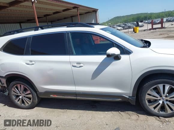 ✅ 2020 Subaru Ascent Limited • VIN: 4S4WMAPDXL3421851 • Lot: 42245519. Wystawiony na IAAI z przebiegiem 117 649 mil. Bezpłatny archiwum sprzedaży aukcyjnych z USA i szczegółowy raport historii pojazdu na DreamBid. Zdjęcie 14.