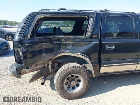 ✅ 2000 Chevrolet Suburban LS • VIN: 3GNFK16T3YG200512 • Лот: 42901923. Опубликован ранее на IAAI с пробегом 238 165 миль. Бесплатный доступ к архиву аукционных продаж из США и подробный отчёт об истории автомобиля на DreamBid. Изображение 6.