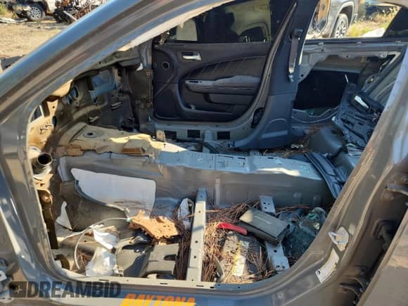 2018 Dodge Charger Daytona 392 z VIN 2C3CDXGJ8JH203373, wystawiony jako Copart lot #85090375 z przebiegiem Nie podano mil oraz Szkoda całkowita • Salvage title. Historia ofert i sprzedaży dostępna na DreamBid. Obrazek 7.