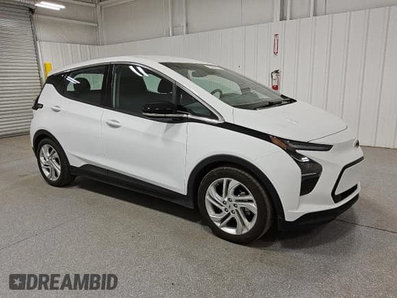 ✅ 2023 Chevrolet Bolt EV 1LT • VIN: 1G1FW6S00P4196865 • Lot: 48795295. Wystawiony na Copart z przebiegiem 20 690 mil. Bezpłatny archiwum sprzedaży aukcyjnych z USA i szczegółowy raport historii pojazdu na DreamBid. Zdjęcie 4.