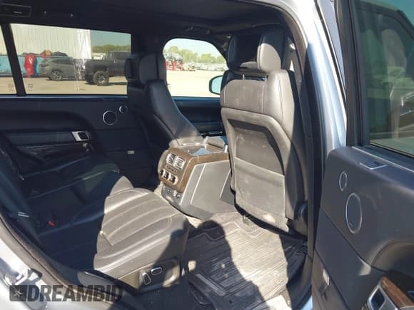 ✅ 2015 Land Rover Range Rover Supercharged • VIN: SALGS3TF7FA198422 • Lot: 43422831. Wystawiony na IAAI z przebiegiem 90 667 mil. Bezpłatny archiwum sprzedaży aukcyjnych z USA i szczegółowy raport historii pojazdu na DreamBid. Zdjęcie 8.