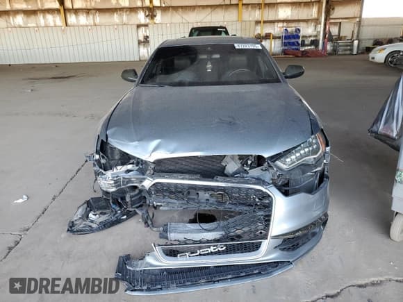 ✅ 2012 Audi A6 Prestige • VIN: WAUHGAFC3CN104265 • Lot: 87223705. Wystawiony na Copart z przebiegiem Nie podano. Bezpłatny archiwum sprzedaży aukcyjnych z USA i szczegółowy raport historii pojazdu na DreamBid. Zdjęcie 5.