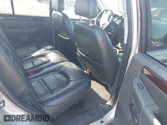 ✅ 2005 Ford Explorer Limited • VIN: 1FMZU75K45UA25140 • Лот: 43256866. Опубликован ранее на IAAI с пробегом 239 191 миль. Бесплатный доступ к архиву аукционных продаж из США и подробный отчёт об истории автомобиля на DreamBid. Изображение 8.