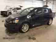 2015 Chevrolet Sonic LT z VIN 1G1JC6SB2F4129090, wystawiony jako IAAI lot #42615917 z przebiegiem 98 704 mil mil oraz . Historia ofert i sprzedaży dostępna na DreamBid. Obrazek 18.