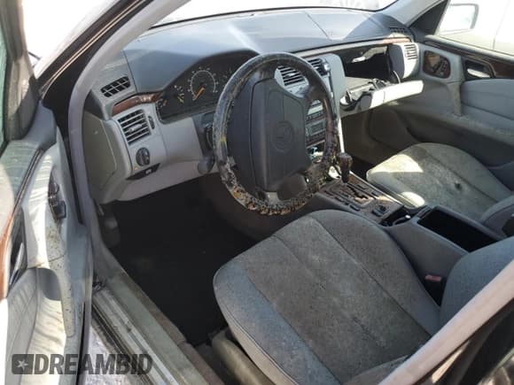 ✅ 1999 Mercedes-Benz E • VIN: WDBJF25H8XA826434 • Lot: 75412574. Listed on Copart with Not provided. Free auction sales archive from the USA and detailed vehicle history report at DreamBid. Image 8.