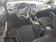 ✅ 2014 Hyundai Veloster • VIN: KMHTC6ADXEU189342 • Lot: 43715045. Wystawiony na Copart z przebiegiem 133 671 mil. Bezpłatny archiwum sprzedaży aukcyjnych z USA i szczegółowy raport historii pojazdu na DreamBid. Zdjęcie 8.