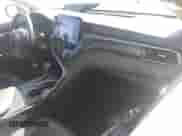 2022 Toyota Camry SE z VIN 4T1G11AK5NU018670, wystawiony jako IAAI lot #43344974 z przebiegiem 122 219 mil mil oraz . Historia ofert i sprzedaży dostępna na DreamBid. Obrazek 5.