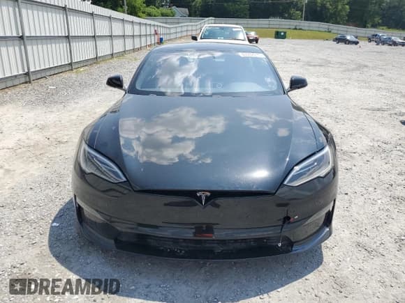 ✅ 2022 Tesla Model S • VIN: 5YJSA1E55NF476513 • Лот: 63302215. Опубликован ранее на Copart с пробегом Не указан. Бесплатный доступ к архиву аукционных продаж из США и подробный отчёт об истории автомобиля на DreamBid. Изображение 5.