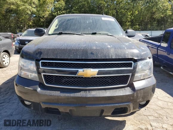 ✅ 2013 Chevrolet Suburban LT • VIN: 1GNSCJE09DR235732 • Lot: 75107514. Wystawiony na Copart z przebiegiem 256 229 mil. Bezpłatny archiwum sprzedaży aukcyjnych z USA i szczegółowy raport historii pojazdu na DreamBid. Zdjęcie 5.