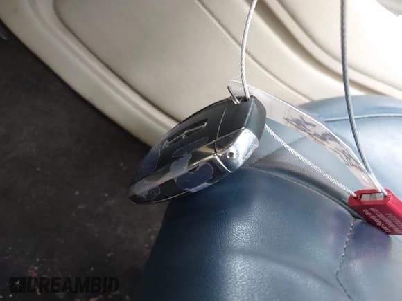 ✅ 2018 Lincoln Continental Reserve • VIN: 1LN6L9NP3J5614469 • Lot: 41665861. Listed on IAAI with 67,230 mi. Free auction sales archive from the USA and detailed vehicle history report at DreamBid. Image 11.