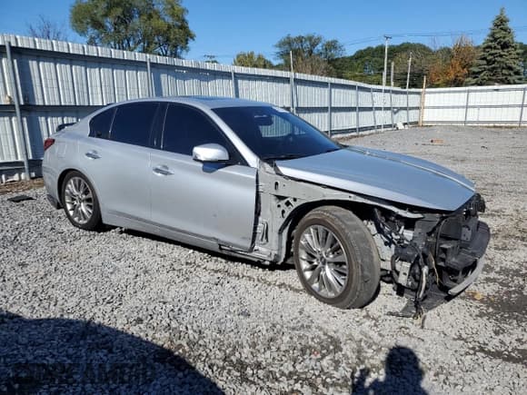 ✅ 2019 Infiniti Q50 Luxe • VIN: JN1EV7AR2KM556256 • Lot: 82312105. Wystawiony na Copart z przebiegiem 105 596 mil. Bezpłatny archiwum sprzedaży aukcyjnych z USA i szczegółowy raport historii pojazdu na DreamBid. Zdjęcie 4.
