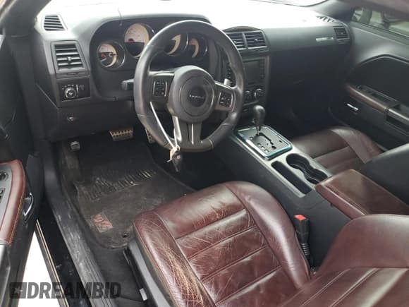 ✅ 2014 Dodge Challenger SXT • VIN: 2C3CDYAG7EH310942 • Lot: 86285274. Wystawiony na Copart z przebiegiem 87 800 mil. Bezpłatny archiwum sprzedaży aukcyjnych z USA i szczegółowy raport historii pojazdu na DreamBid. Zdjęcie 8.