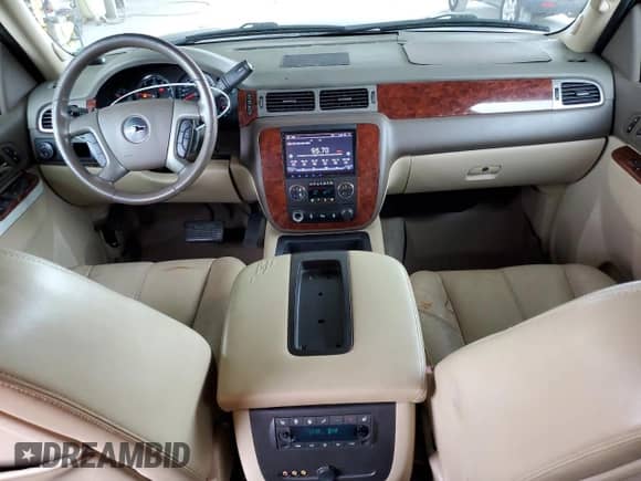 2014 Chevrolet Tahoe LT z VIN 1GNSCBE0XER154133, wystawiony jako Copart lot #91109625 z przebiegiem Nie podano mil oraz Czysty tytuł • Clean title. Historia ofert i sprzedaży dostępna na DreamBid. Obrazek 8.