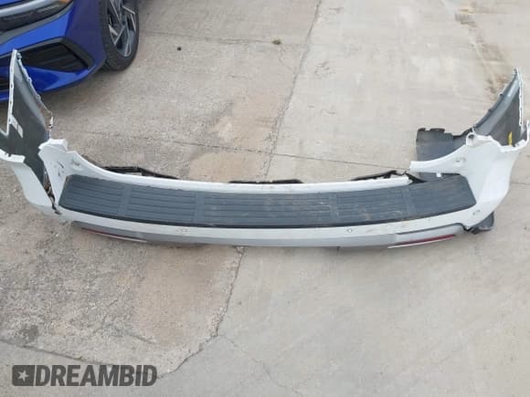 ✅ 2024 Ford Expedition Limited • VIN: 1FMJU2A82REA34977 • Lot: 43875467. Listed on IAAI with 52,644 mi. Free auction sales archive from the USA and detailed vehicle history report at DreamBid. Image 12.