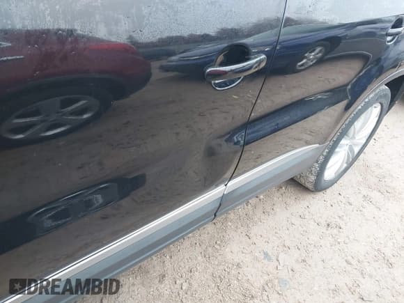 ✅ 2014 Volkswagen Tiguan S • VIN: WVGBV3AX5EW512425 • Lot: 43754178. Listed on IAAI with 157,539 mi. Free auction sales archive from the USA and detailed vehicle history report at DreamBid. Image 21.