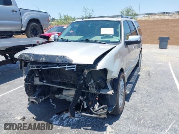 ✅ 2007 Lincoln Navigator • VIN: 5LMFU27587LJ06628 • Lot: 42595478. Wystawiony na IAAI z przebiegiem 139 217 mil. Bezpłatny archiwum sprzedaży aukcyjnych z USA i szczegółowy raport historii pojazdu na DreamBid. Zdjęcie 2.