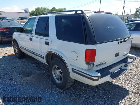 1999 Chevrolet Blazer LT с VIN 1GNDT13W4X2112417, выставлен на аукционе IAAI как лот 42621928 с пробегом 74 518 миль миль и . История ставок и продаж доступна на DreamBid. Изображение 3.