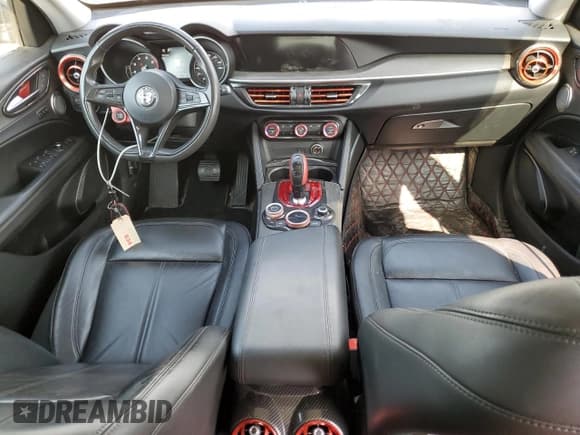 ✅ 2019 Alfa Romeo Stelvio Ti Sport • VIN: ZASPAKBN3K7C30892 • Lot: 68016655. Wystawiony na Copart z przebiegiem 43 106 mil. Bezpłatny archiwum sprzedaży aukcyjnych z USA i szczegółowy raport historii pojazdu na DreamBid. Zdjęcie 8.