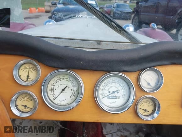 ✅ 1970 Volkswagen Beetle • VIN: 00000001102499056 • Лот: 42994732. Опубликован ранее на IAAI с пробегом 90 803 миль. Бесплатный доступ к архиву аукционных продаж из США и подробный отчёт об истории автомобиля на DreamBid. Изображение 7.