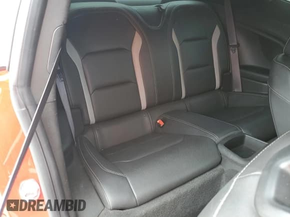 ✅ 2017 Chevrolet Camaro 1SS • VIN: 1G1FF1R79H0184020 • Lot: 70768895. Wystawiony na Copart z przebiegiem 92 268 mil. Bezpłatny archiwum sprzedaży aukcyjnych z USA i szczegółowy raport historii pojazdu na DreamBid. Zdjęcie 10.