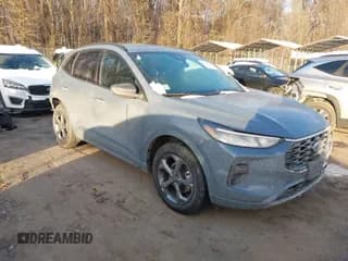 ✅ 2023 Ford Escape ST-Line • VIN: 1FMCU9MN0PUA86114 • Lot: 41269990. Wystawiony na IAAI z przebiegiem 13 498 mil. Bezpłatny archiwum sprzedaży aukcyjnych z USA i szczegółowy raport historii pojazdu na DreamBid. Zdjęcie 1.