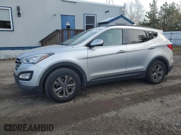 ✅ 2015 Hyundai Santa Fe • VIN: 5XYZUDLB3FG284789 • Лот: 77135073. Опубликован ранее на Copart с пробегом 158 985 миль. Бесплатный доступ к архиву аукционных продаж из США и подробный отчёт об истории автомобиля на DreamBid. Изображение 1.