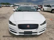 ✅ 2017 Jaguar XE 35t Premium • VIN: SAJAD4BV2HA976586 • Lot: 62520015. Wystawiony na Copart z przebiegiem 57 165 mil. Bezpłatny archiwum sprzedaży aukcyjnych z USA i szczegółowy raport historii pojazdu na DreamBid. Zdjęcie 5.