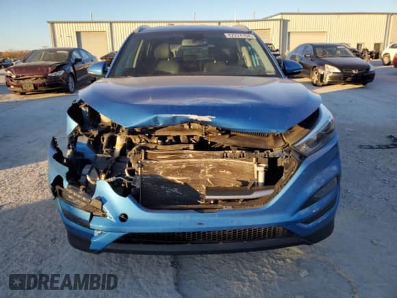 2017 Hyundai Tucson SE Plus z VIN KM8J3CA49HU405191, wystawiony jako Copart lot #82274104 z przebiegiem 60 689 mil mil oraz Szkoda całkowita • Salvage title. Historia ofert i sprzedaży dostępna na DreamBid. Obrazek 5.