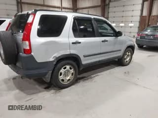 ✅ 2005 Honda CR-V LX • VIN: SHSRD78585U327249 • Lot: 43727996. Wystawiony na IAAI z przebiegiem 298 842 mil. Bezpłatny archiwum sprzedaży aukcyjnych z USA i szczegółowy raport historii pojazdu na DreamBid. Zdjęcie 4.