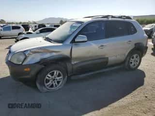 2006 Hyundai Tucson GLS z VIN KM8JN12D46U430686, wystawiony jako Copart lot #76763504 z przebiegiem 145 104 mil mil oraz Szkoda całkowita • Salvage title. Historia ofert i sprzedaży dostępna na DreamBid. Obrazek 1.