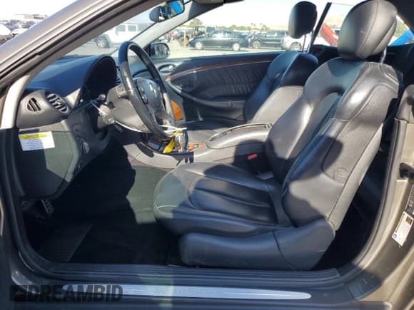 ✅ 2008 Mercedes-Benz CLK 350 • VIN: WDBTK56F68F249166 • Lot: 57809815. Listed on Copart with 163,167 mi. Free auction sales archive from the USA and detailed vehicle history report at DreamBid. Image 7.